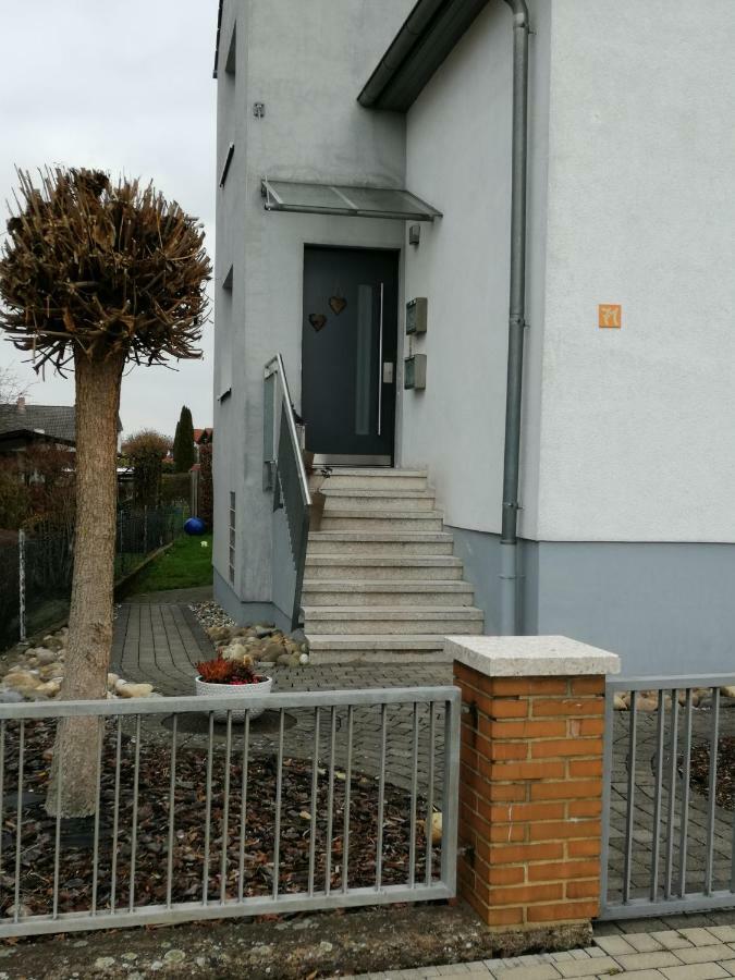 Gemuetliches Zimmer Mit Eigenem Bad/Wc/Kueche Kassel Esterno foto